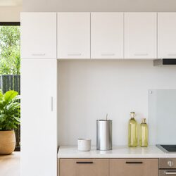 White Hanging Kitchen Cabinet with Door for Modern Spaces