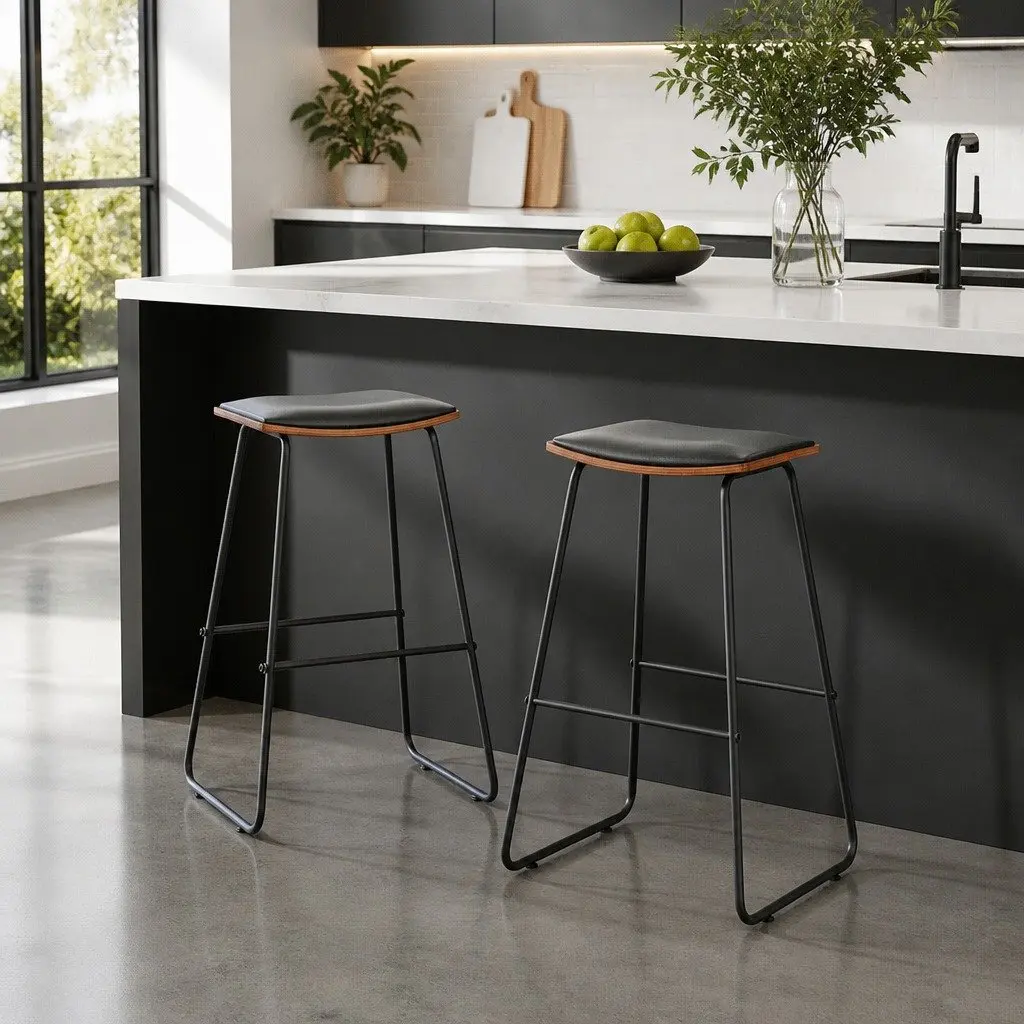 Set of 2 Black Bar Stools with Wooden Base and Metal Frame